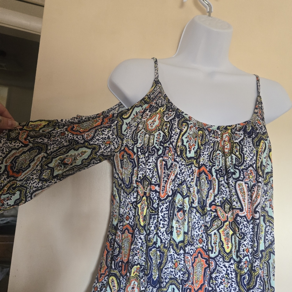 One Clothing- Cut Out Shoulders- 3/4 Sleeved- Colorful- Blouse- Size Large